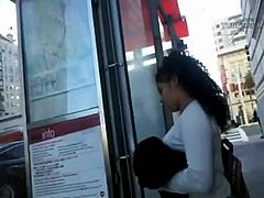 Bus Stop Delight: Thick Honeys с скрита камера