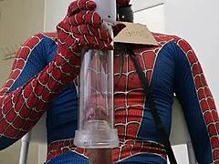 Spiderman's monster cock: Sucking and Cumming
