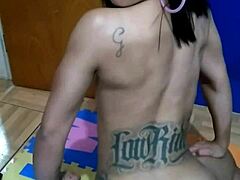 Anjinha tatuada's first time using a dildo in sensual position