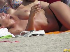 Amateur Topless Beach Voyeur Teens Get Covered in Big Tits