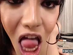 Transsexual Shemale's Intense Cam Show