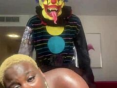 Η μαύρη Marley Dabooty παίρνει το μουνί της να γαμηθεί από τον Gibby the Clown