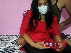 Sheela, en slem jente, har analsex for første gang i en pakistansk video