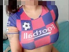 Adolescente latina si masturba in webcam per il piacere del fidanzato