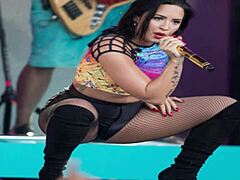 Samling av Demi Lovatos slemme øyeblikk i denne samlingsvideoen