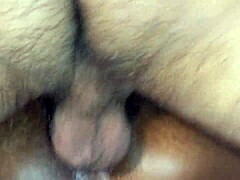 Büyük göğüslü Bangladeşli amatörler bu sıcak porno videoda gangbanged ve creampied olsun
