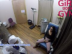 Lilly Hall, un'infermiera, tenta il paziente per un esperimento a tema orgasmo in un film fetish