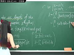 Chińska studentka Zhang Xu z dużymi cyckami i dużym tyłkiem w tym internetowym filmie porno