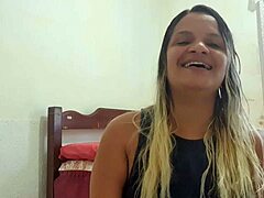 Amateur video of girl cumming on webcam