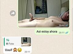 Latina tenåring Nena snakker skittent i webchat