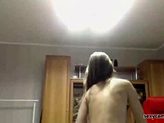 Oglejte si prikupno rusko dekle, ki jo jebejo v videu POV