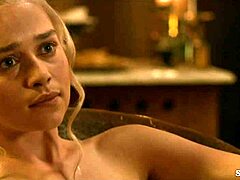 Emilia Clarkes sensuelle rejse i Game of Thrones (2011-20 0)