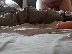 Real wife squirts in homemade video