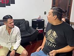 Intervju z mladim latino moškim se spremeni v vroče spolno srečanje s svojim šefom